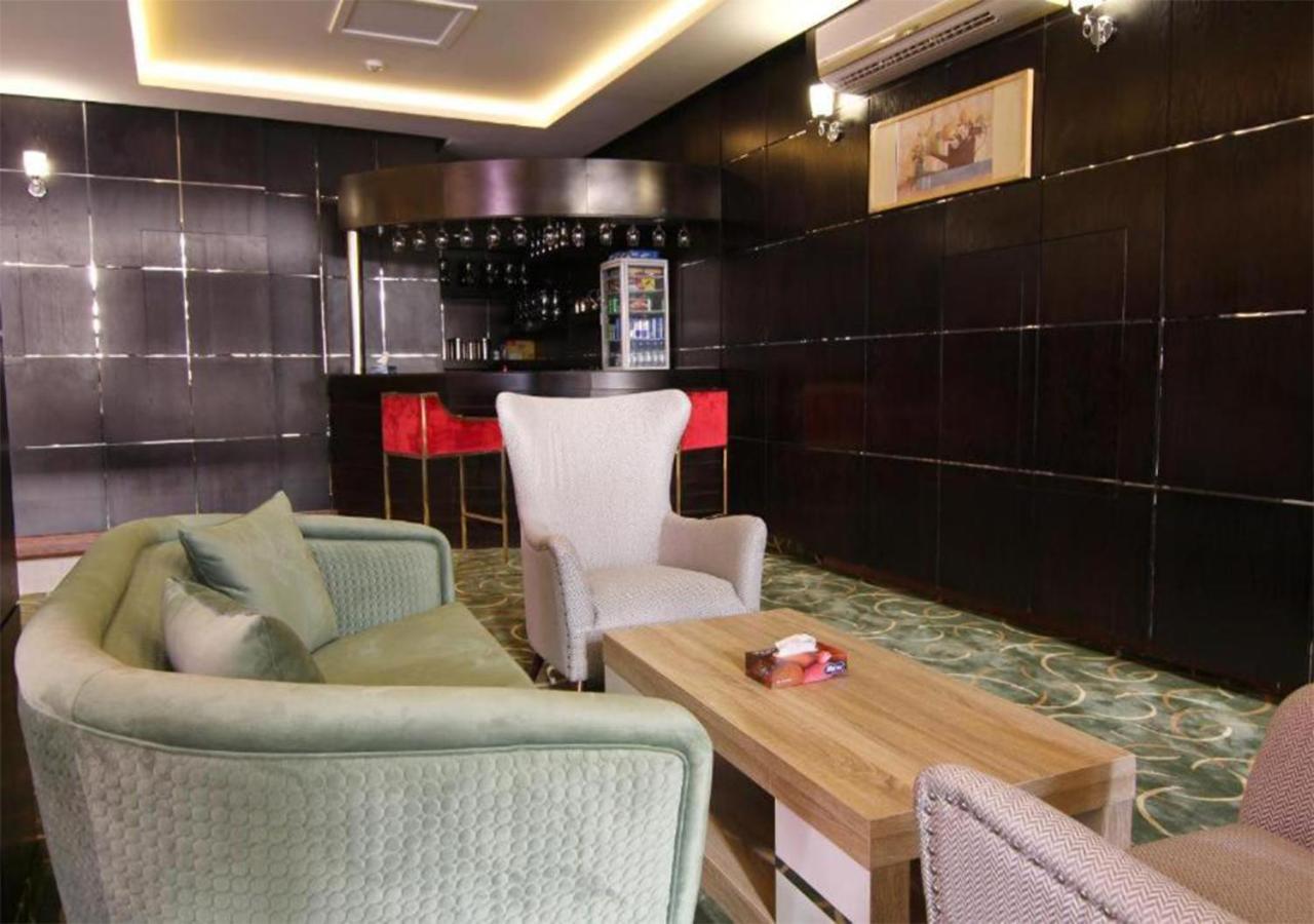 هذا منزلى الحمراء Riyadh Ngoại thất bức ảnh