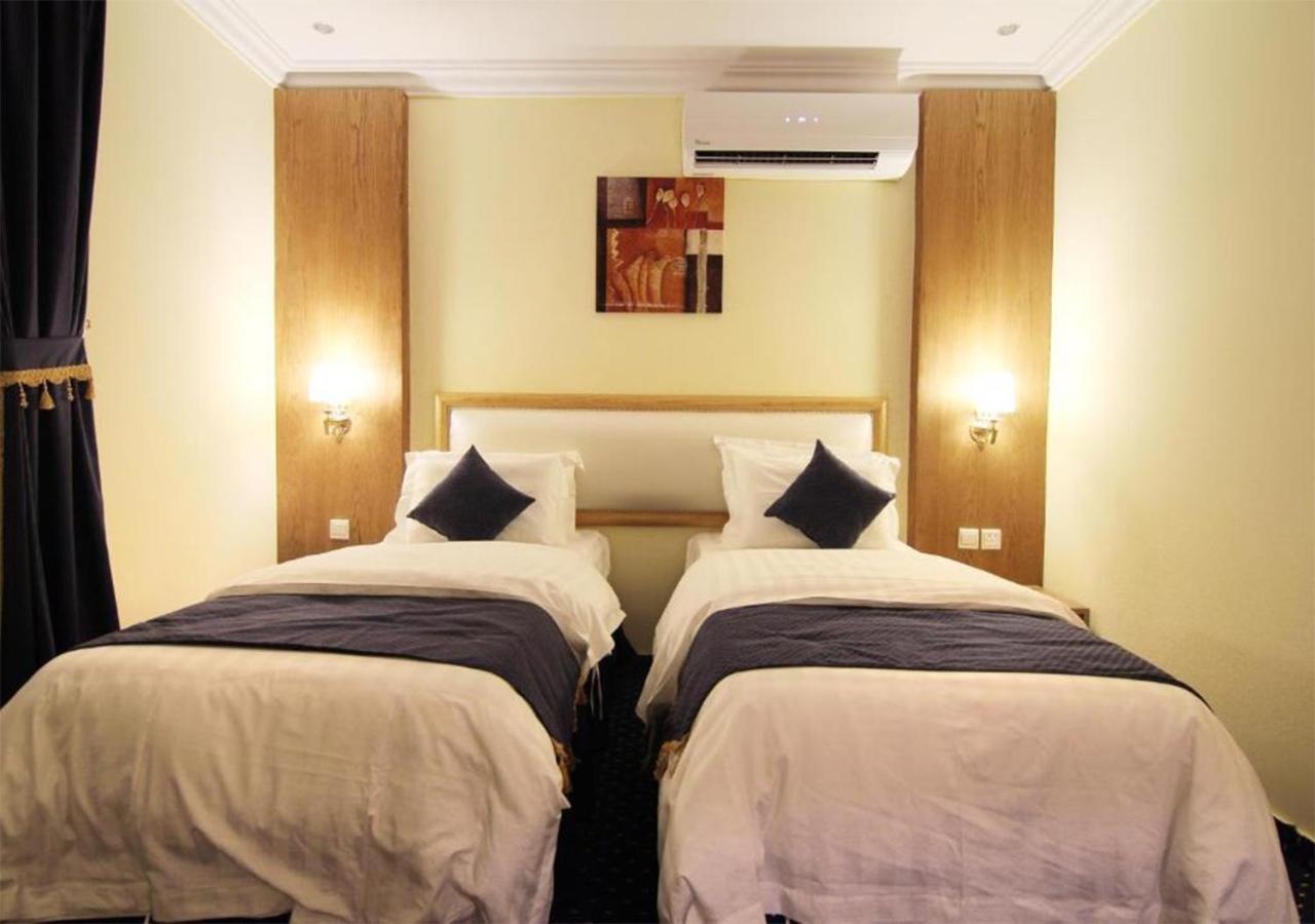 هذا منزلى الحمراء Riyadh Ngoại thất bức ảnh