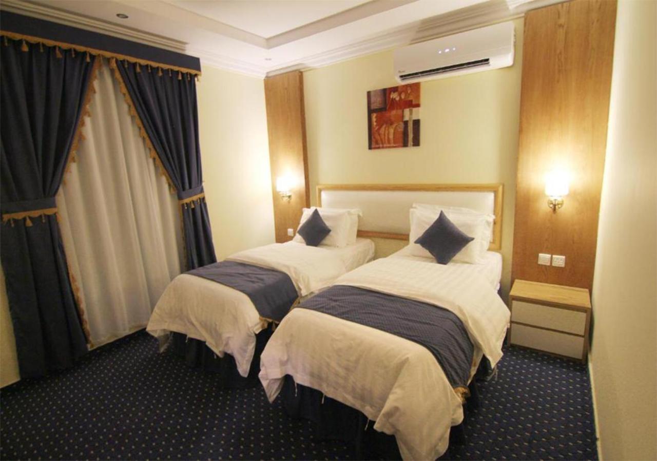 هذا منزلى الحمراء Riyadh Ngoại thất bức ảnh