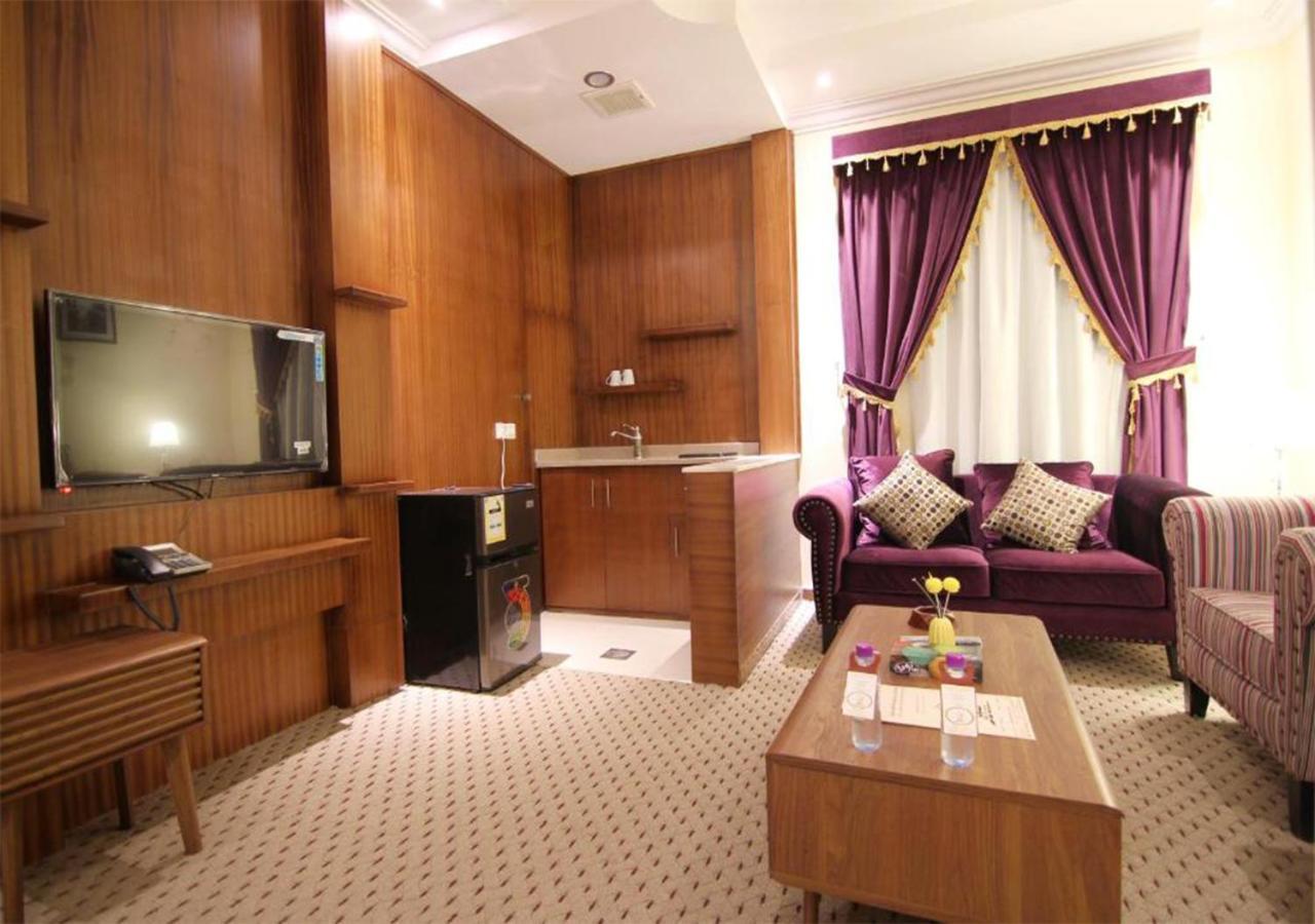 هذا منزلى الحمراء Riyadh Ngoại thất bức ảnh