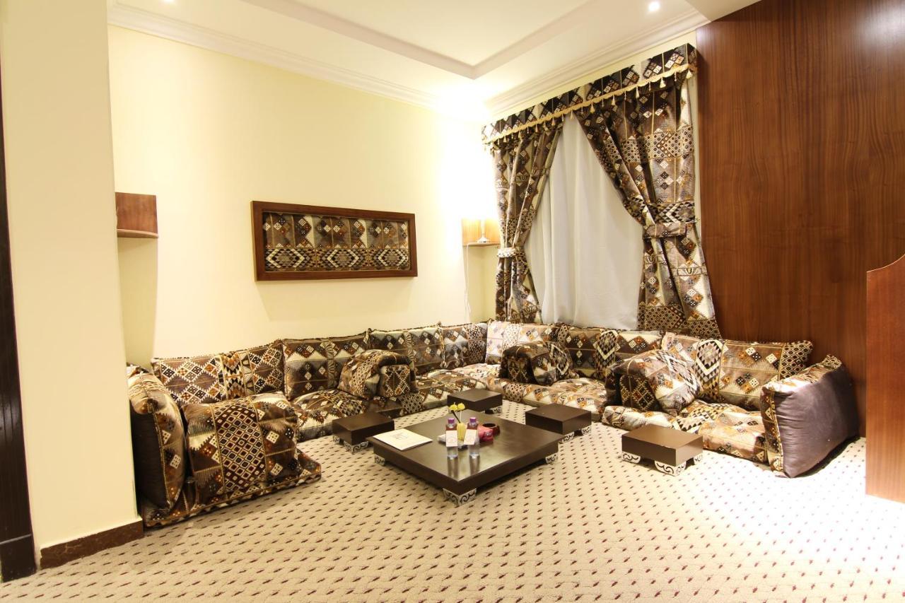هذا منزلى الحمراء Riyadh Ngoại thất bức ảnh