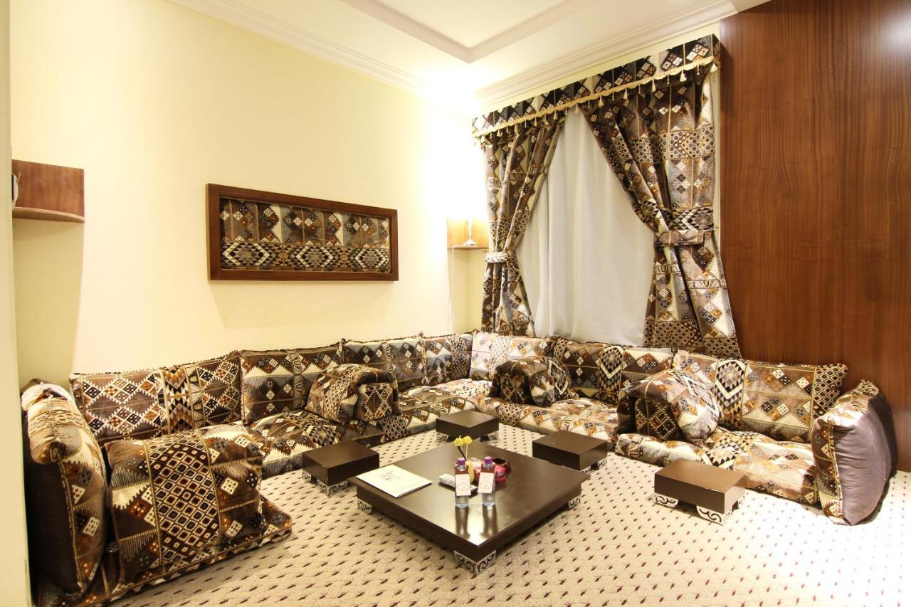 هذا منزلى الحمراء Riyadh Ngoại thất bức ảnh