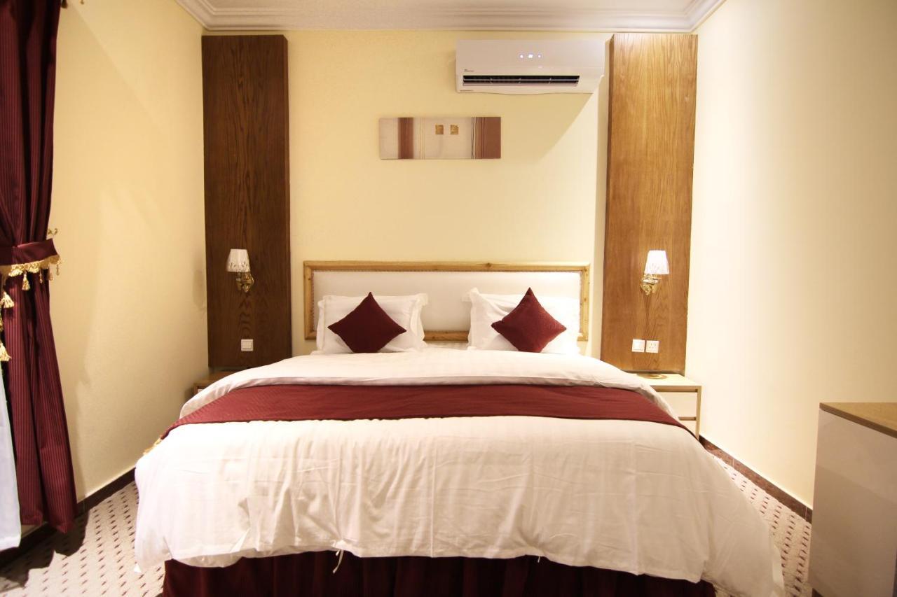 هذا منزلى الحمراء Riyadh Ngoại thất bức ảnh